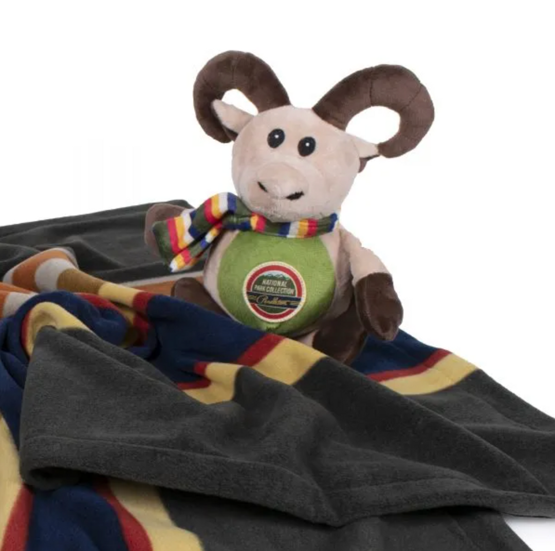 Pendleton Hundespielzeug Soft Toy Pal Long Horn Sheep mit Fleecedecke Badlands