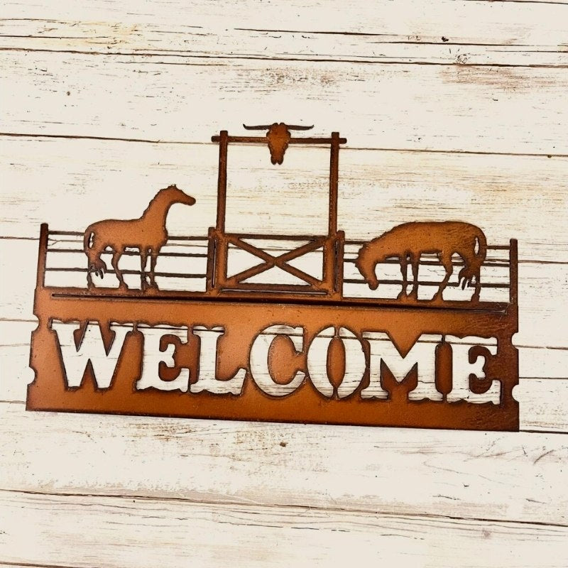 universal-ironworks-horizontal-welcome-sign-horses-fence-gate-4hooves