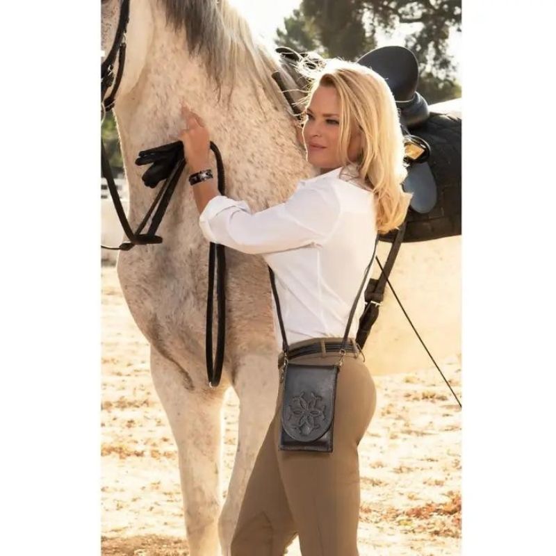 urban-equestrian-classique-cell-phone-tote-black-leather-4hooves-model