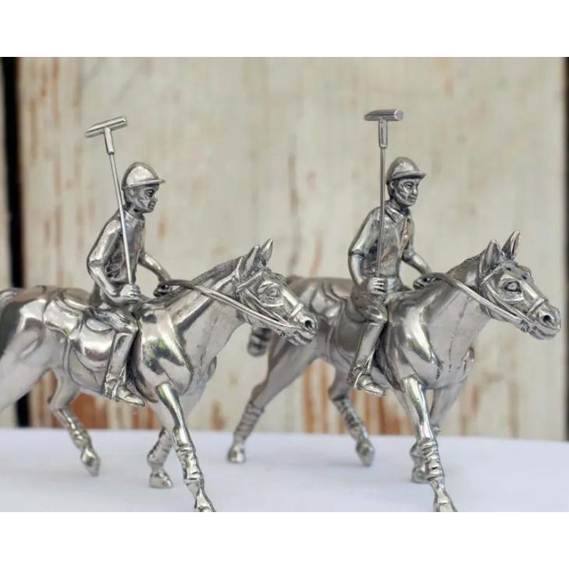 vagabond-house-pewter-polo-player-salt-and-pepper-set-4hooves-table